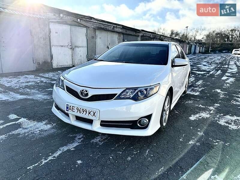 Toyota Camry 2014