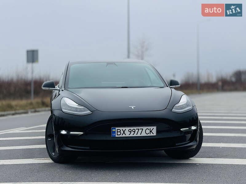 Tesla Model 3 2020