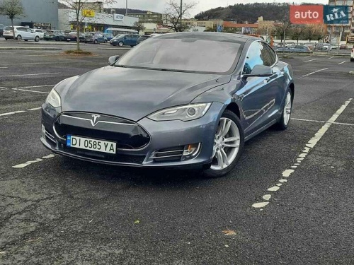 Tesla Model S 2014