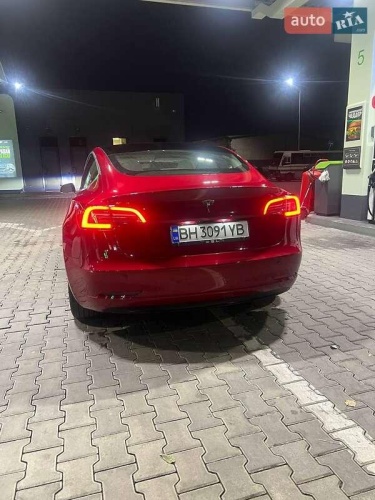 Tesla Model 3 2020
