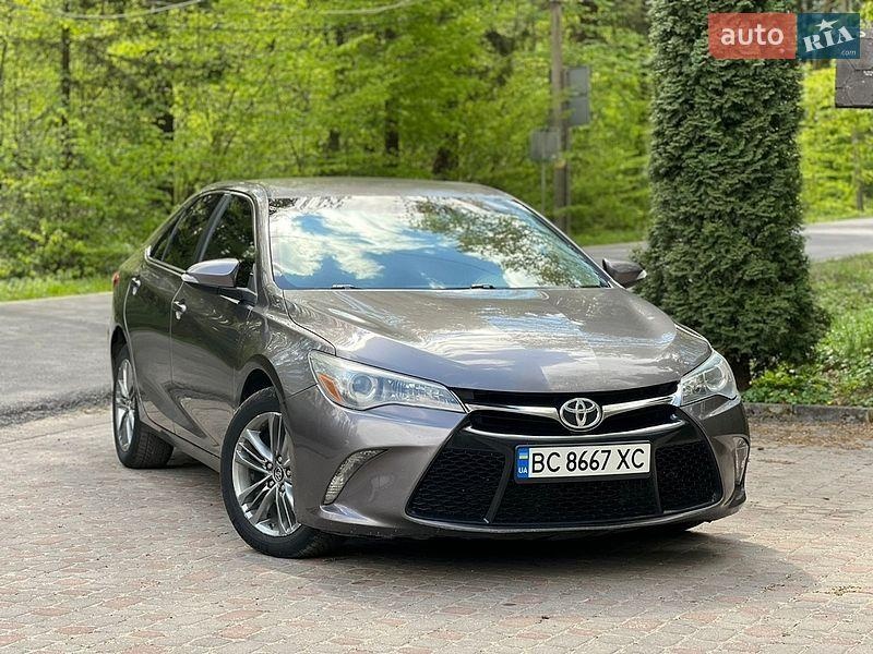 Toyota Camry 2016