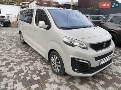 Peugeot Traveller 2017