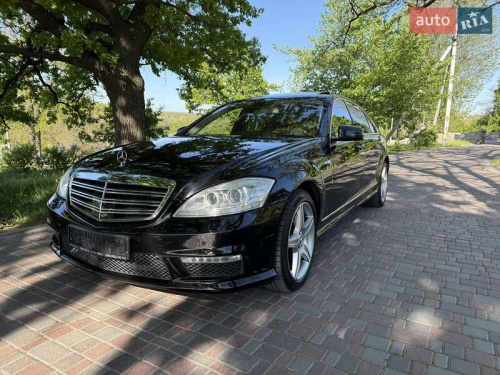 Mercedes-Benz S-Class 2010