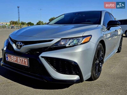 Toyota Camry 2021