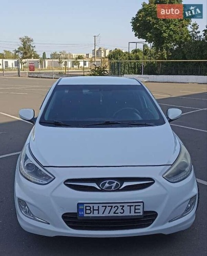 Hyundai Accent 2013