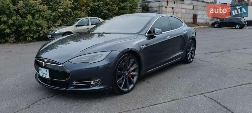 Tesla Model S 2014