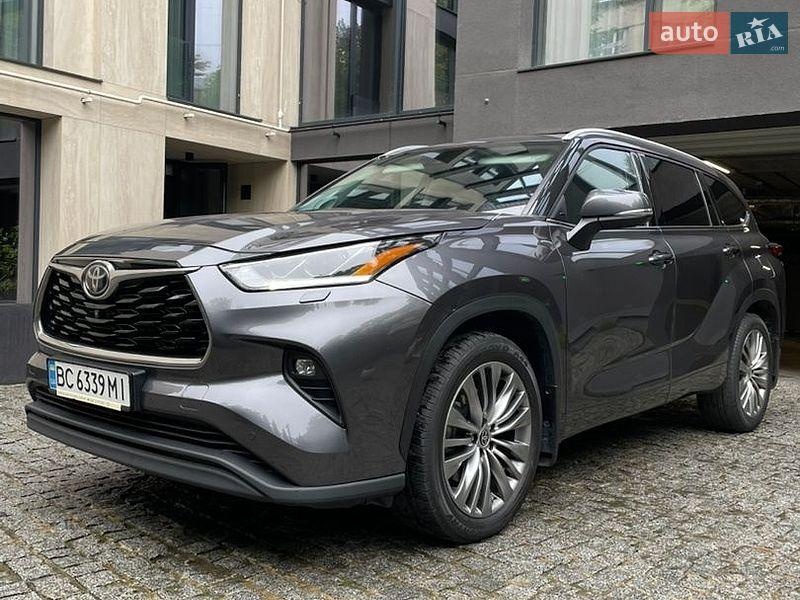 Toyota Highlander 2021