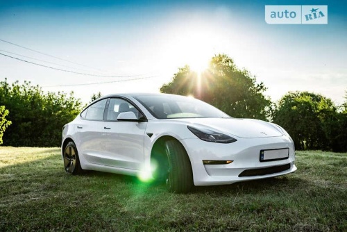 Tesla Model 3 2021