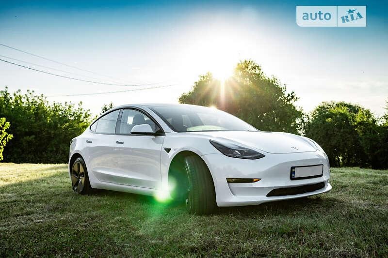 Tesla Model 3 2021