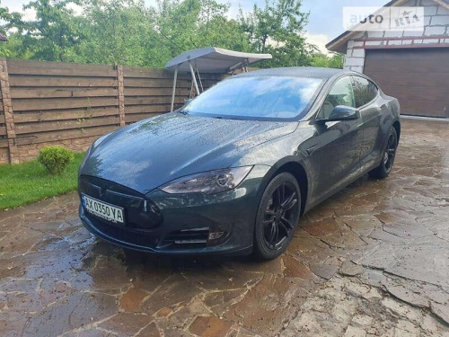Tesla Model S 2013