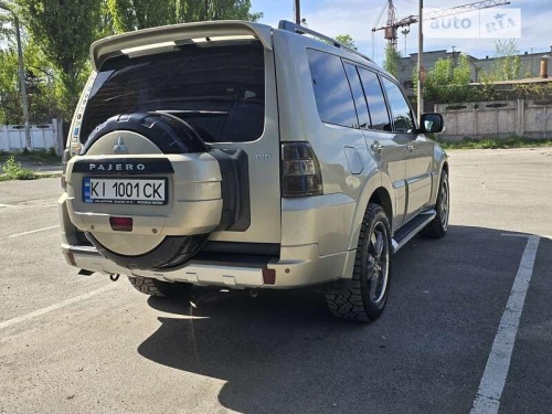 Mitsubishi Pajero Wagon 2013