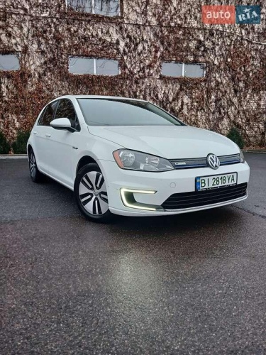 Volkswagen e-Golf 2015