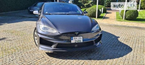 Tesla Model S 2014