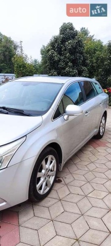 Toyota Avensis 2010