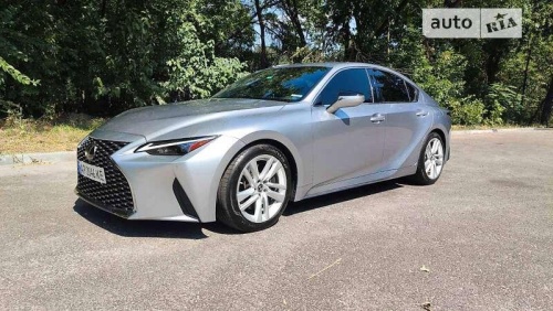 Lexus IS 2021