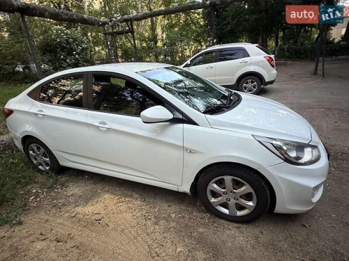 Hyundai Accent 2011