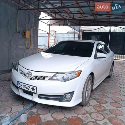 Toyota Camry 2014
