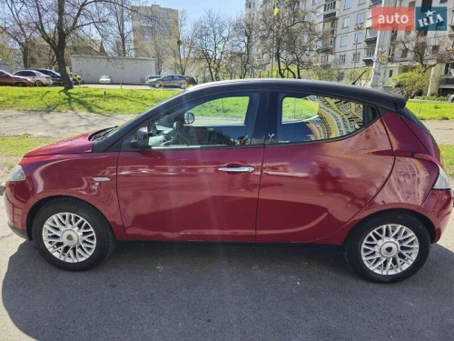 Lancia Ypsilon 2013