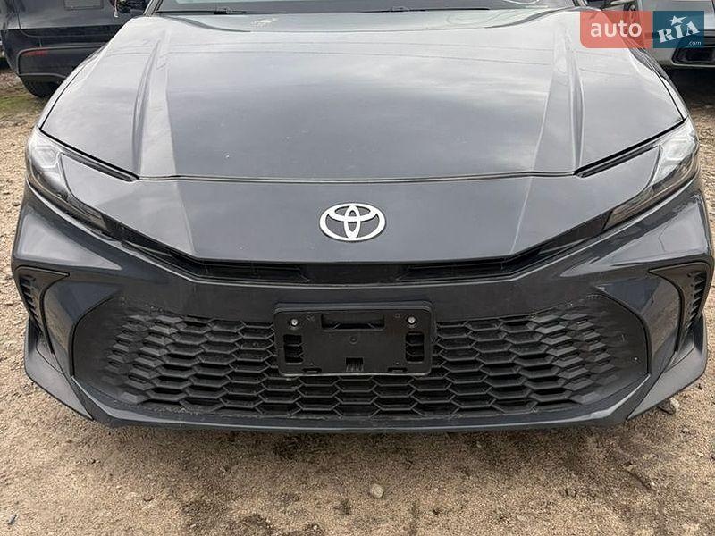Toyota Camry 2024