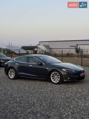 Tesla Model S 2016