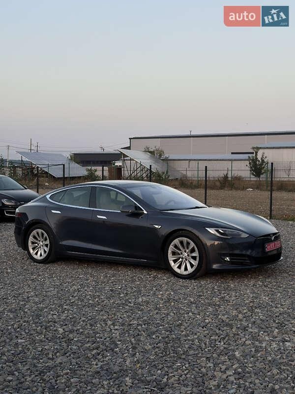 Tesla Model S 2016