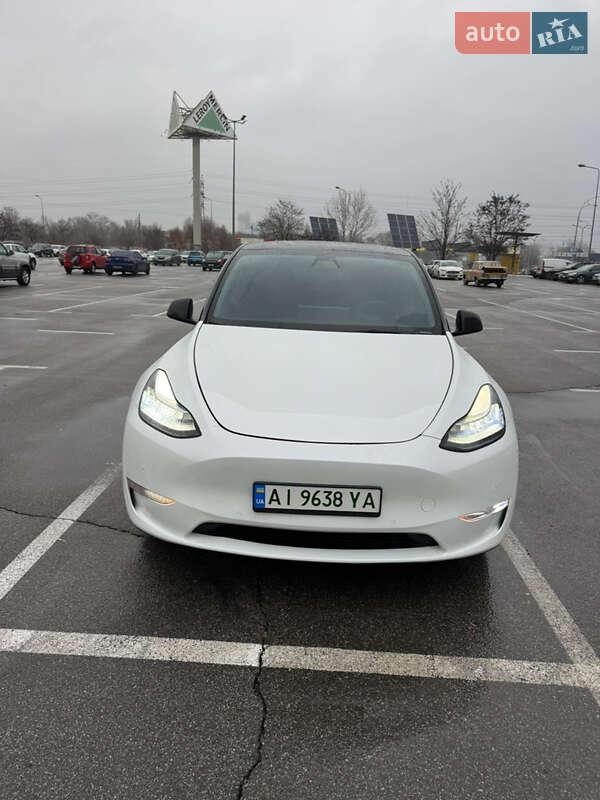 Tesla Model Y 2021
