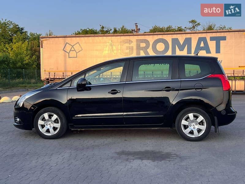Peugeot 5008 2011