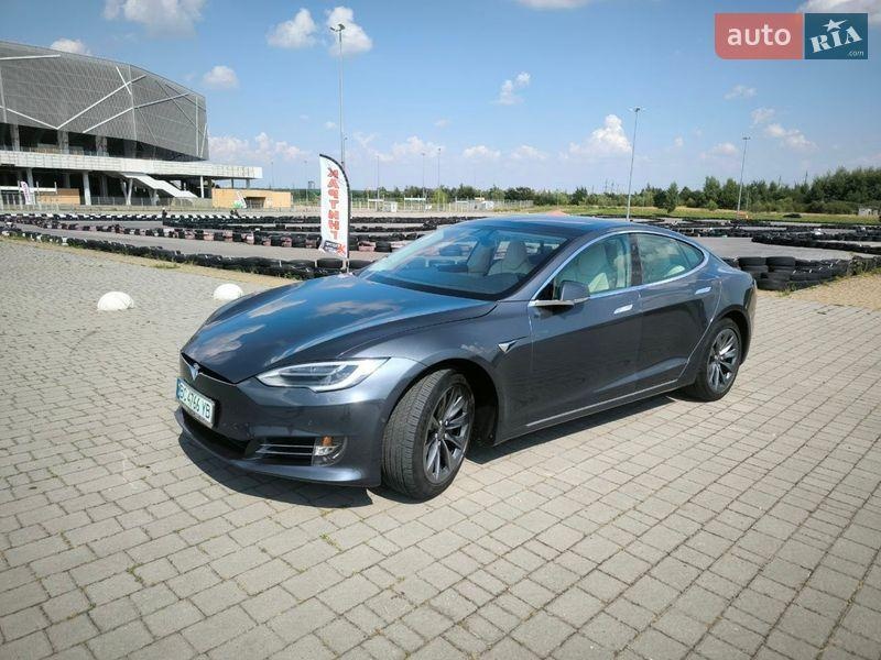 Tesla Model S 2017