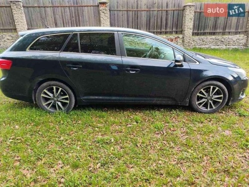 Toyota Avensis 2013