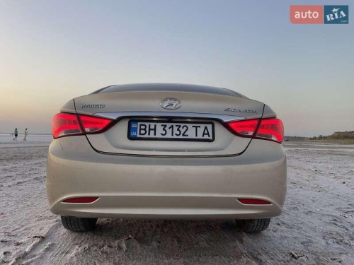 Hyundai Sonata 2010