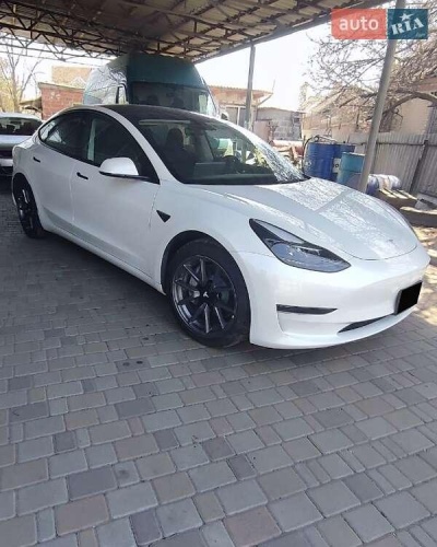 Tesla Model 3 2023