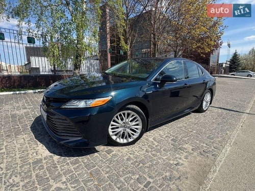Toyota Camry 2019