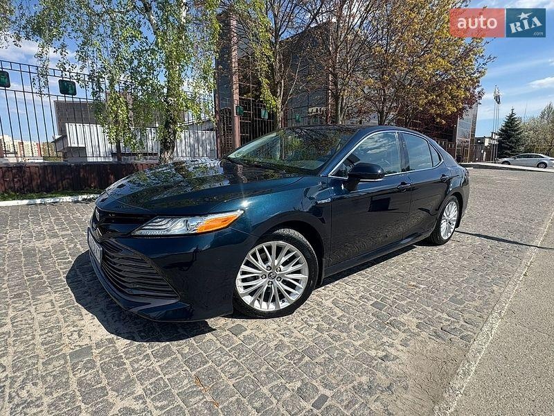 Toyota Camry 2019