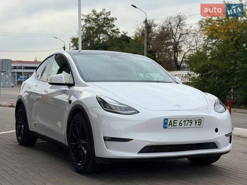 Tesla Model Y 2021