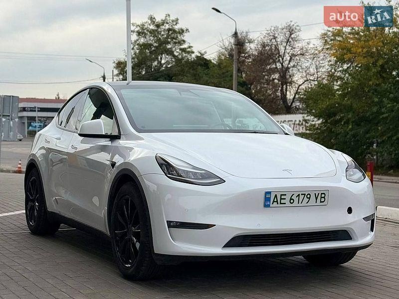 Tesla Model Y 2021