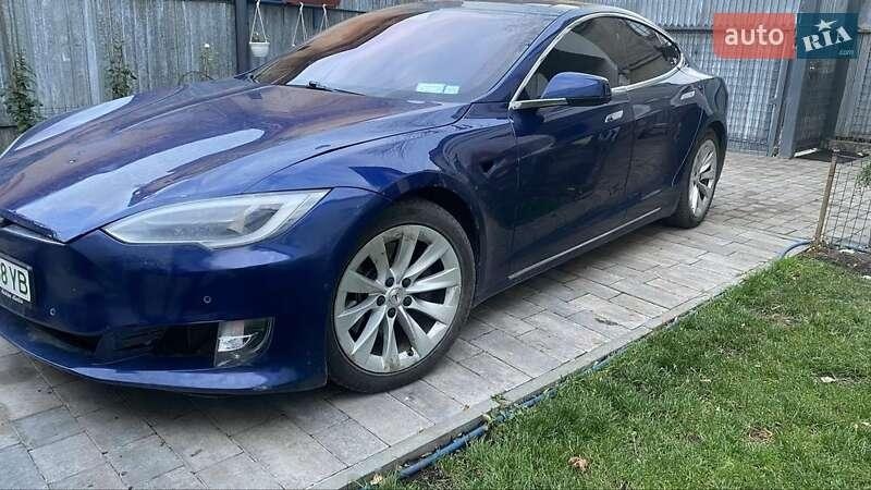 Tesla Model S 2016