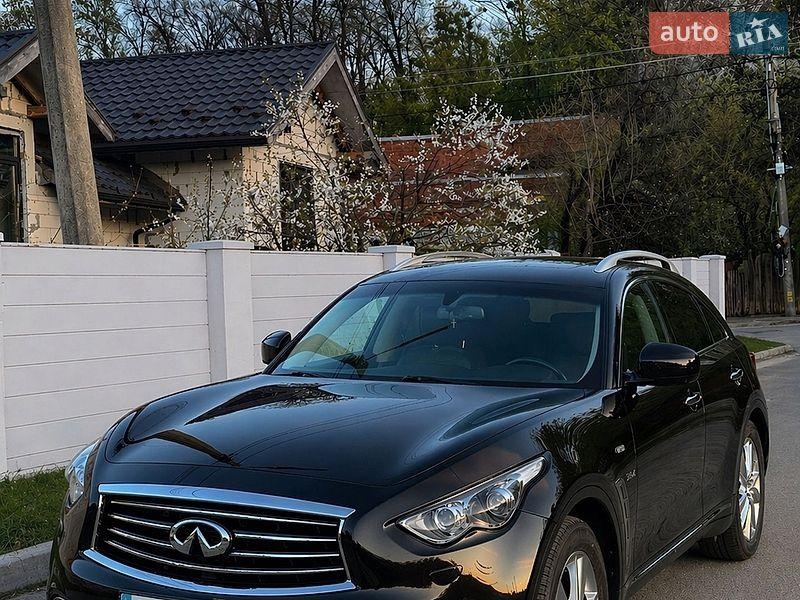 Infiniti QX70 2013