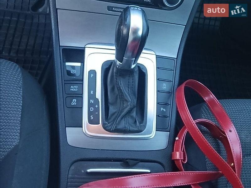 Volkswagen Passat 2011