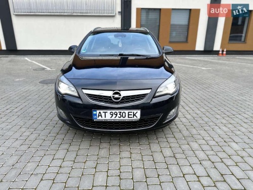 Opel Astra 2011