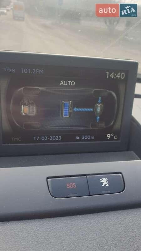 Peugeot 3008 2012
