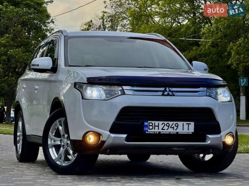 Mitsubishi Outlander 2014