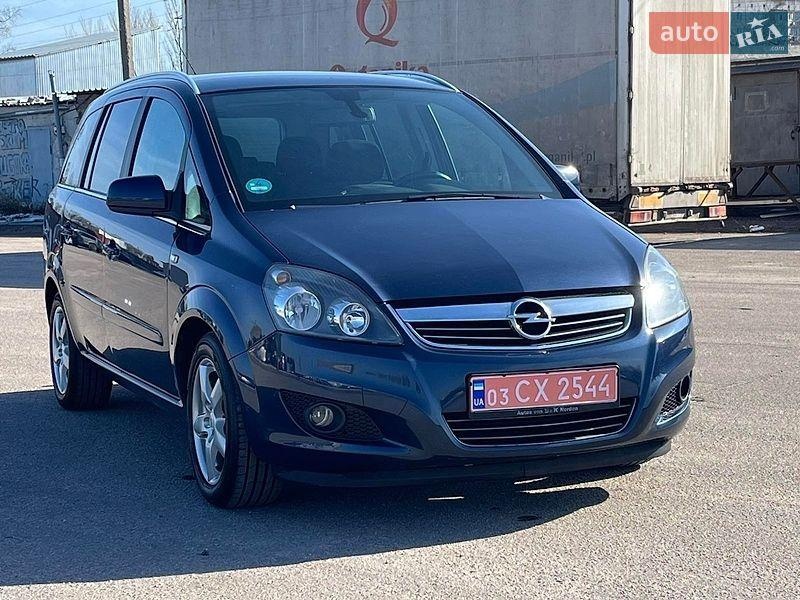 Opel Zafira 2011