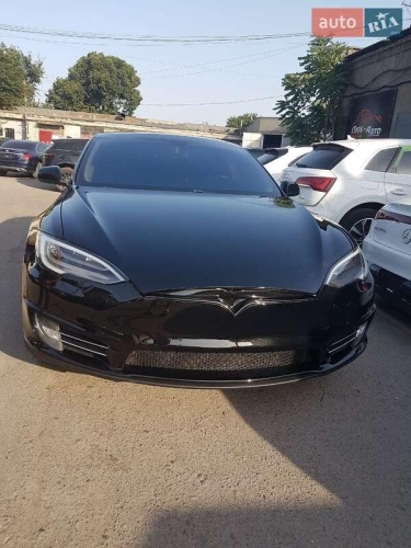 Tesla Model S 2013