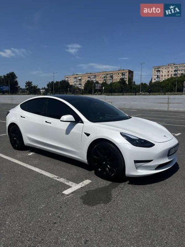 Tesla Model 3 2021