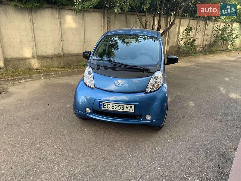 Peugeot iOn 2012