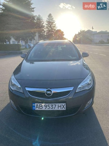 Opel Astra 2011