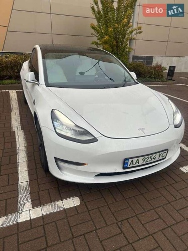 Tesla Model 3 2019