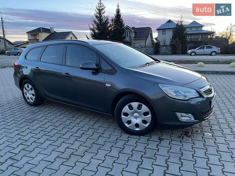 Opel Astra 2011