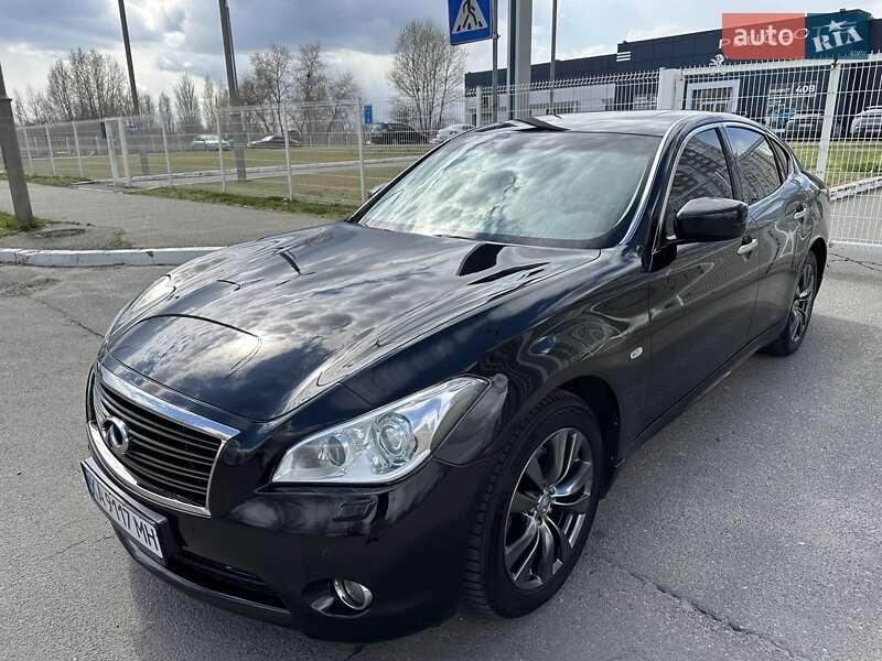 Infiniti M37 2011