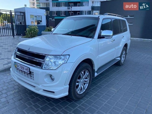 Mitsubishi Pajero Wagon 2014